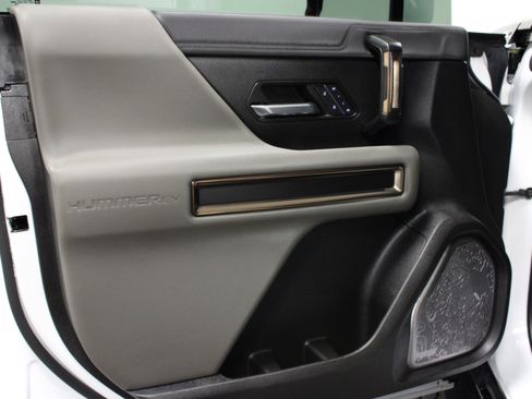 Used 2025 GMC Hummer EV 3X image 11