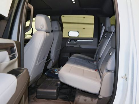 New 2026 GMC Sierra 3500 SLT w/ SLT Premium Package image 8