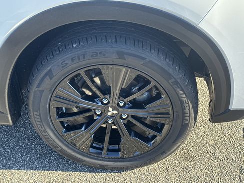 Used 2018 Mitsubishi Eclipse Cross LE image 12