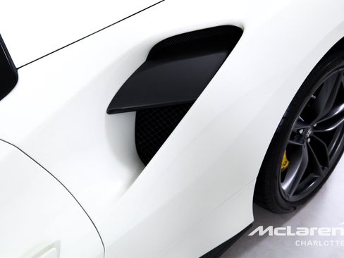 Used 2018 Ferrari 488 Spider RWD image 32