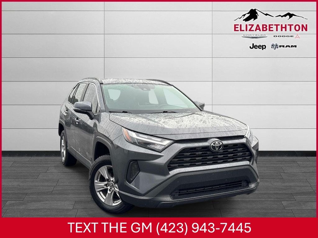 Used 2025 Toyota RAV4 XLE AWD/4WD image 1