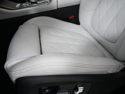 Used 2026 BMW X5 xDrive40i image 9