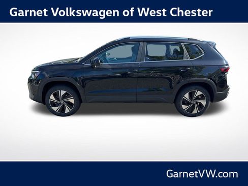 New 2026 Volkswagen Taos SE AWD/4WD image 2