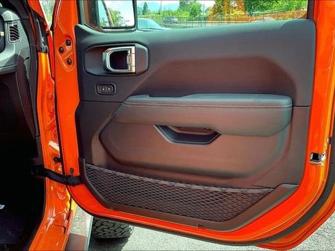 New 2025 Jeep Wrangler Unlimited Rubicon 392 image 27