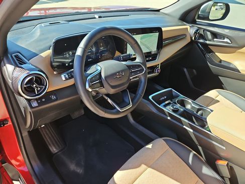 Certified 2025 Chevrolet Equinox ACTIV w/ Safety and Technology Package image 10