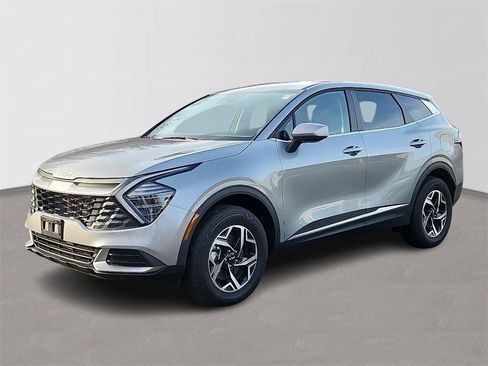 Certified 2025 Kia Sportage LX image 3