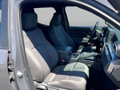 Used 2025 Toyota Tacoma SR5 RWD image 7