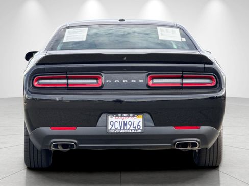 Used 2022 Dodge Challenger SXT image 4