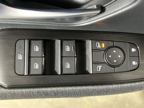 New 2026 Nissan Kicks SV image 15