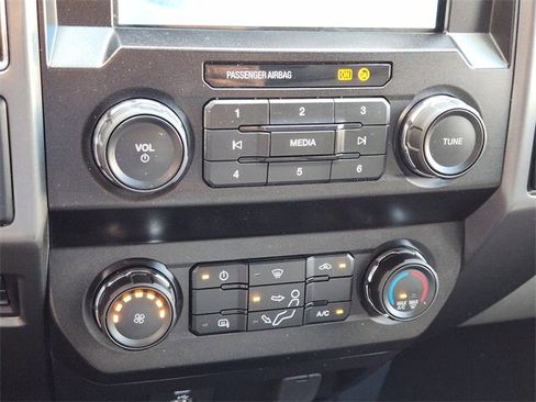 Used 2022 Ford F250 XLT w/ FX4 Off-Road Package image 26