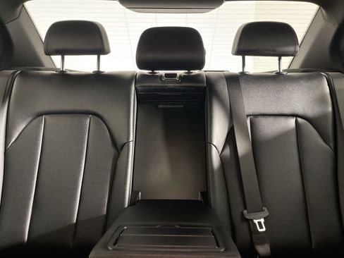 Used 2025 BMW 330i xDrive Sedan w/ Convenience Package image 30