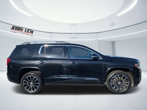 Used 2020 GMC Acadia Denali w/ Technology Package FWD image 2