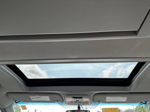 Used 2017 Toyota Sienna XLE Premium FWD image 24