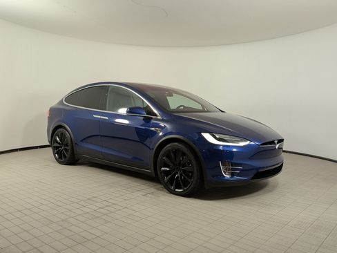 Used 2018 Tesla Model X 75D AWD/4WD image 7