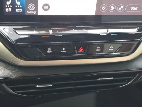 Used 2023 Volkswagen ID.4 2WD image 23