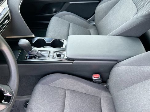Used 2025 Toyota Camry LE w/ Convenience Package FWD image 29