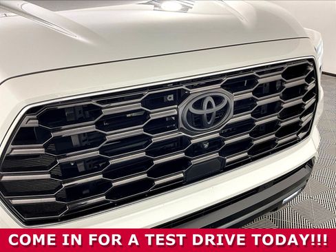 Used 2024 Toyota Sequoia Platinum AWD/4WD image 26