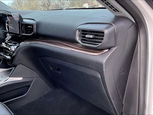 Used 2023 Ford Explorer Limited image 14