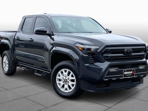 Used 2025 Toyota Tacoma SR5 image 2