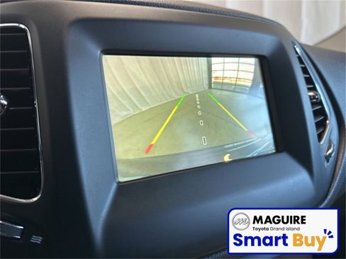 Used 2020 Jeep Compass Latitude w/ Cold Weather Group image 12