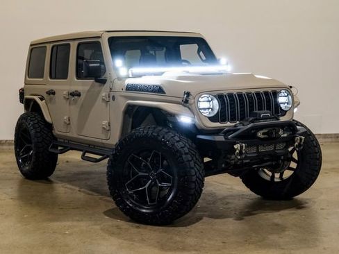 Used 2025 Jeep Wrangler Unlimited Rubicon w/ Technology Group image 5
