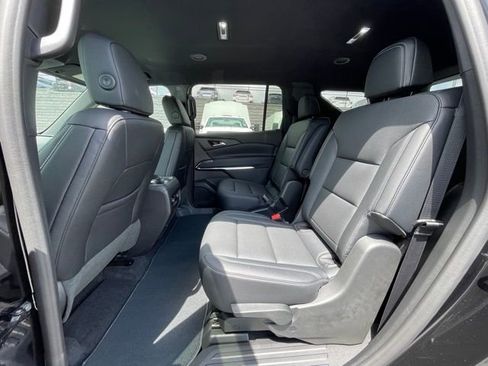 New 2026 Chevrolet Traverse LT w/ LPO, Floor Liner Package image 17