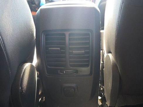 Used 2018 Ford Escape SE image 19