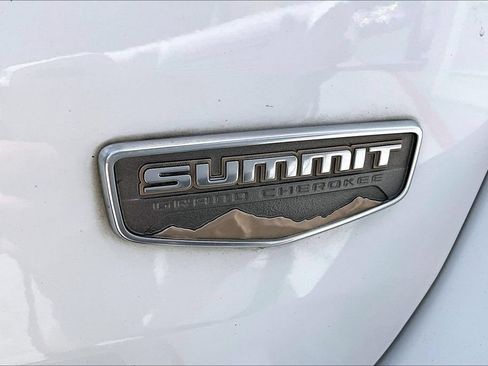Used 2019 Jeep Grand Cherokee Summit w/ Platinum Series Group AWD/4WD image 24