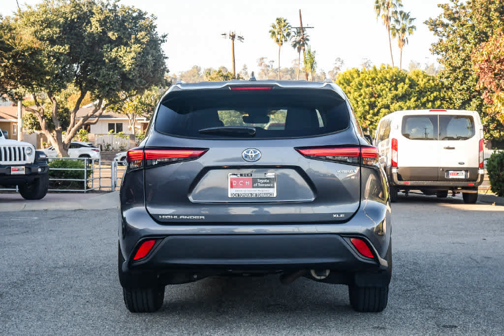 Certified 2023 Toyota Highlander XLE AWD/4WD image 9