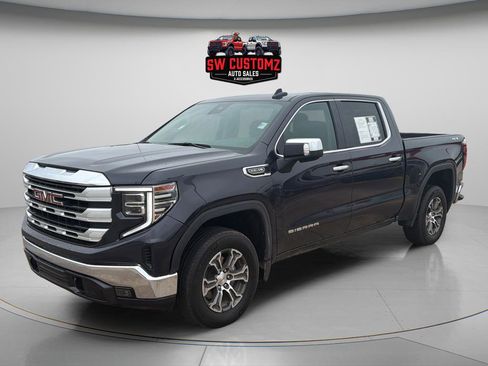 Used 2025 GMC Sierra 1500 SLT AWD/4WD image 3
