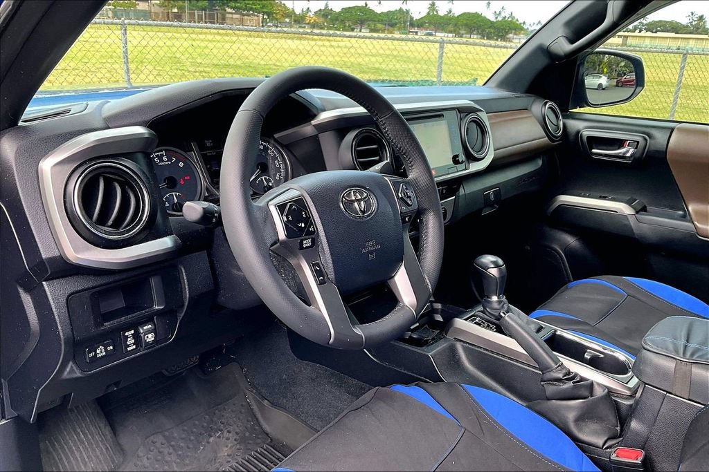 Used 2017 Toyota Tacoma Limited RWD image 13