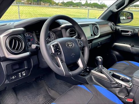 Used 2017 Toyota Tacoma Limited RWD image 13