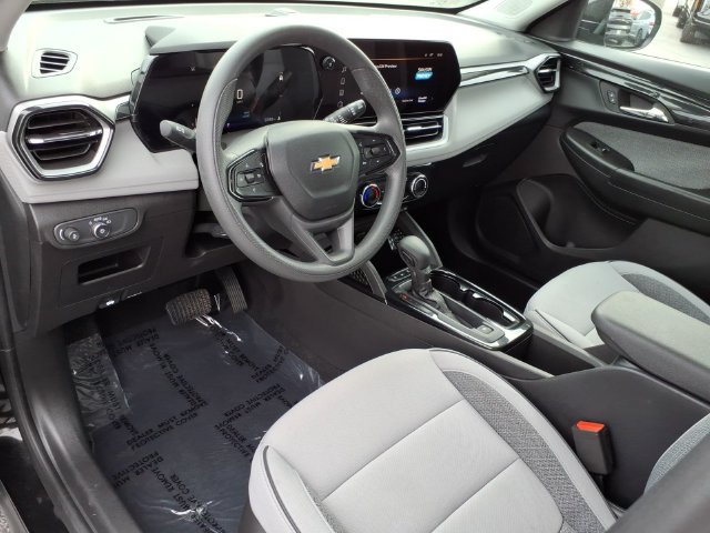 Used 2026 Chevrolet TrailBlazer LT FWD image 3