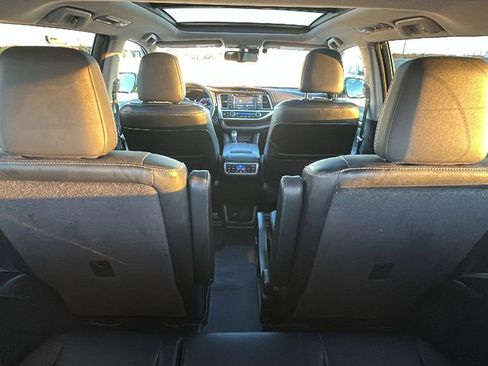Used 2016 Toyota Highlander Limited image 34