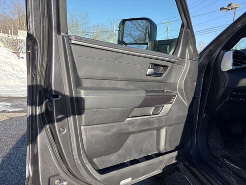 Used 2023 Toyota Tundra Platinum w/ Advanced Package image 9