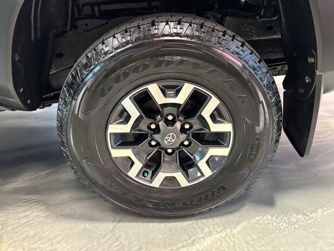 Used 2021 Toyota Tacoma TRD Off-Road image 24