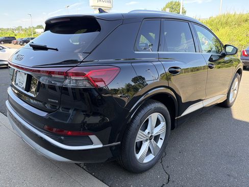 Used 2023 Audi Q4 e-tron Premium Plus w/ Premium Plus AWD/4WD image 4