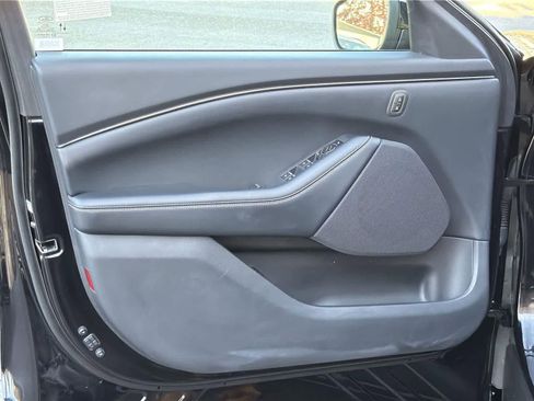 Used 2022 Ford Mustang Mach-E Select image 20