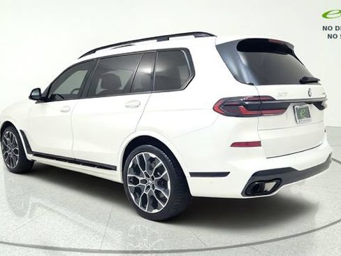 Used 2025 BMW X7 xDrive40i w/ M Sport Package AWD/4WD image 6