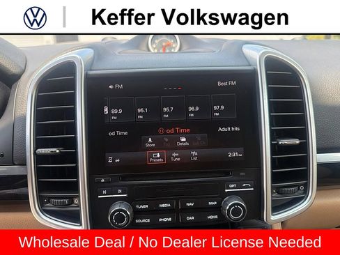 Used 2017 Porsche Cayenne S AWD/4WD image 22