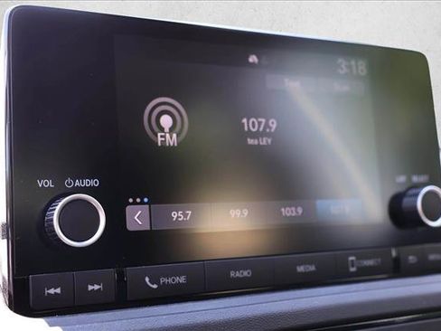 Used 2025 Honda Accord SE image 16