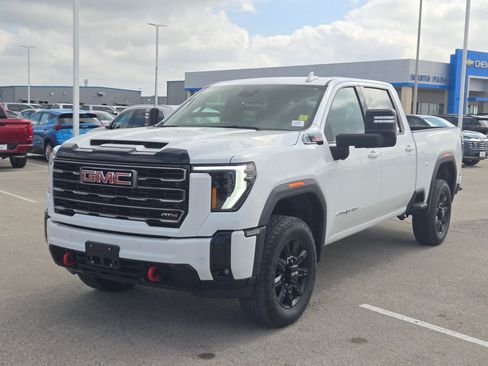 Used 2025 GMC Sierra 2500 AT4 AWD/4WD image 7