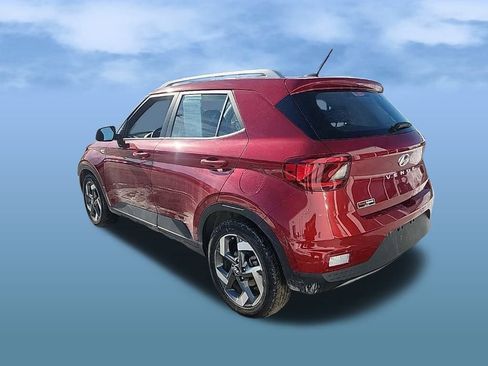 Certified 2025 Hyundai Venue SEL image 5