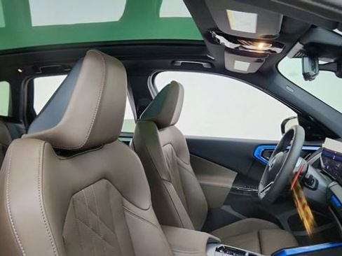 Used 2025 BMW X3 M50 w/ Premium Package image 22