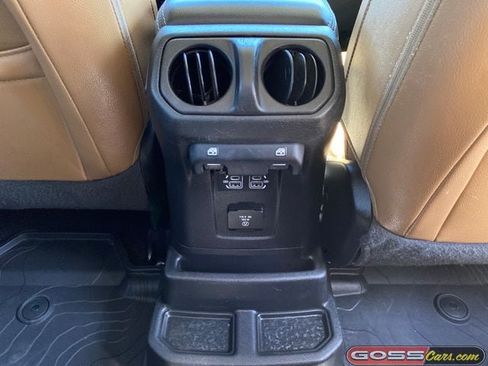 Used 2021 Jeep Wrangler Unlimited Sahara w/ Dual Top Group AWD/4WD image 22
