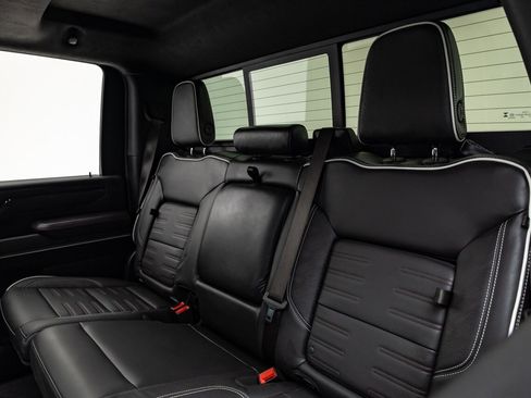 Used 2025 GMC Sierra 2500 AT4X w/ AT4X AEV Edition image 34