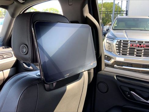 Used 2021 GMC Yukon Denali w/ Denali Ultimate Package AWD/4WD image 34
