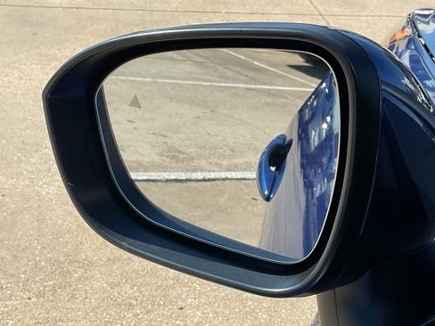 Used 2023 Nissan Rogue SV image 11