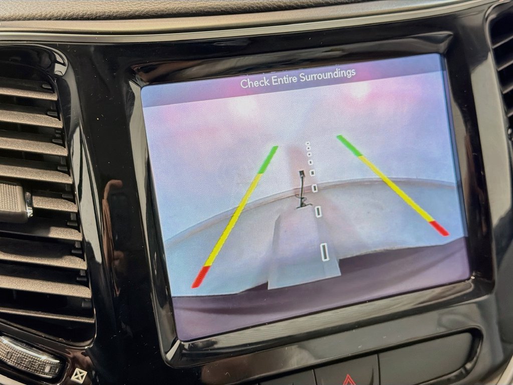Used 2019 Jeep Cherokee Limited AWD/4WD image 15