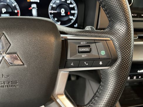 Used 2022 Mitsubishi Outlander SE image 21